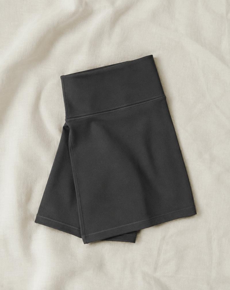 Core Biker Short